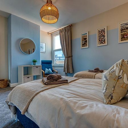 2 Bedrooms Modern, Stunning & Stylish Contractor House, Prime Portsmouth Location With Free Parking Permit, Summer Special Offer!! - By Blue Puffin Stays Luaran gambar