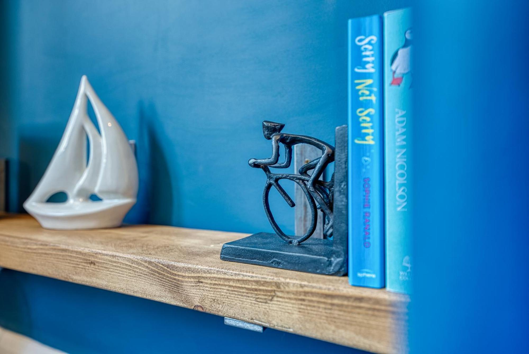 2 Bedrooms Modern, Stunning & Stylish Contractor House, Prime Portsmouth Location With Free Parking Permit, Summer Special Offer!! - By Blue Puffin Stays Luaran gambar