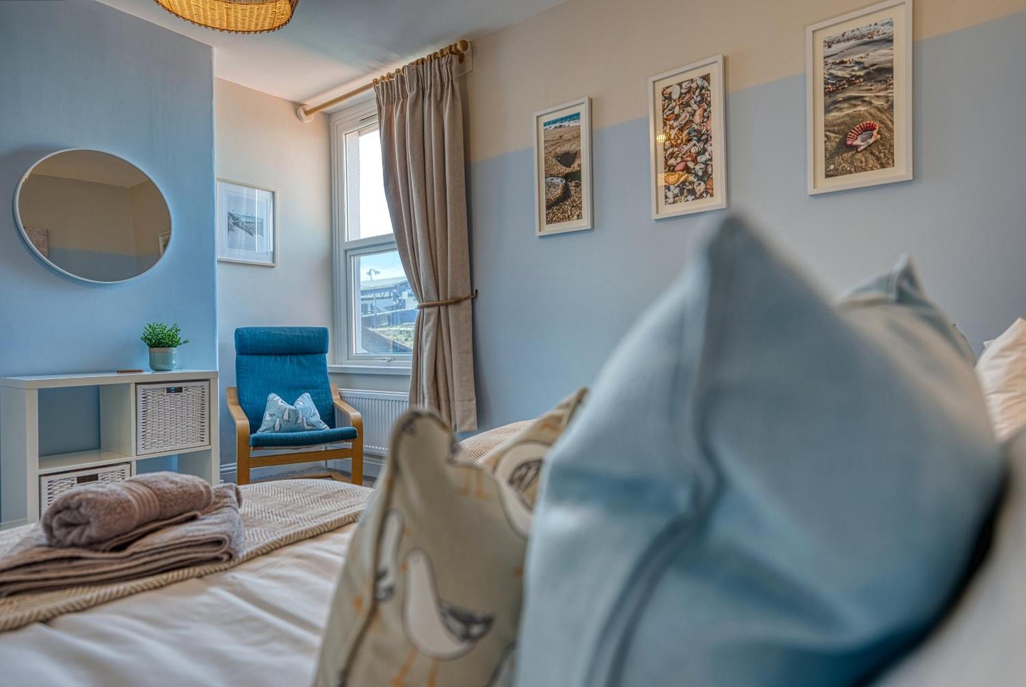 2 Bedrooms Modern, Stunning & Stylish Contractor House, Prime Portsmouth Location With Free Parking Permit, Summer Special Offer!! - By Blue Puffin Stays Luaran gambar